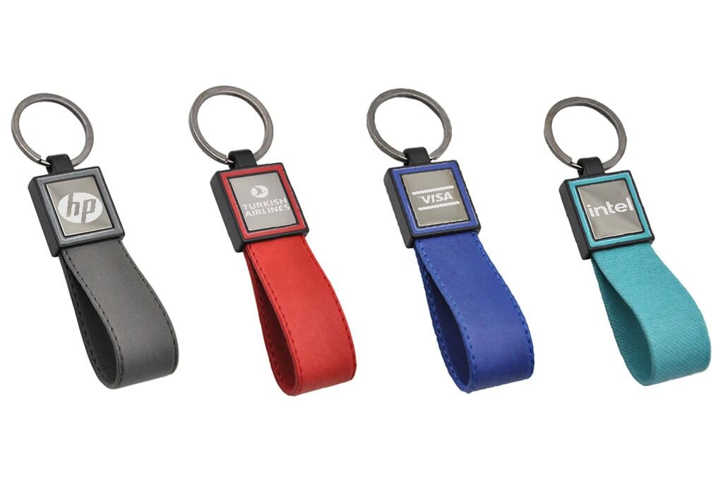 Porte-clés en métal et similicuir