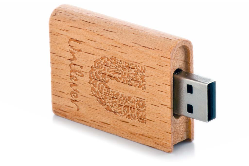 Clé USB en bois en forme de livre