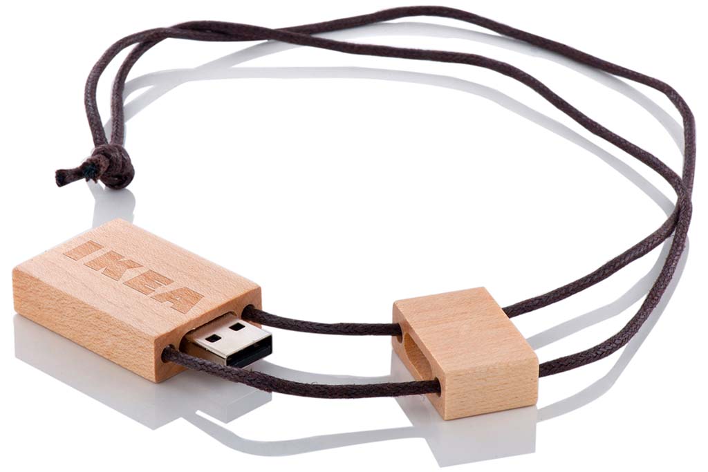 Clé USB en bois avec cordon pour le cou