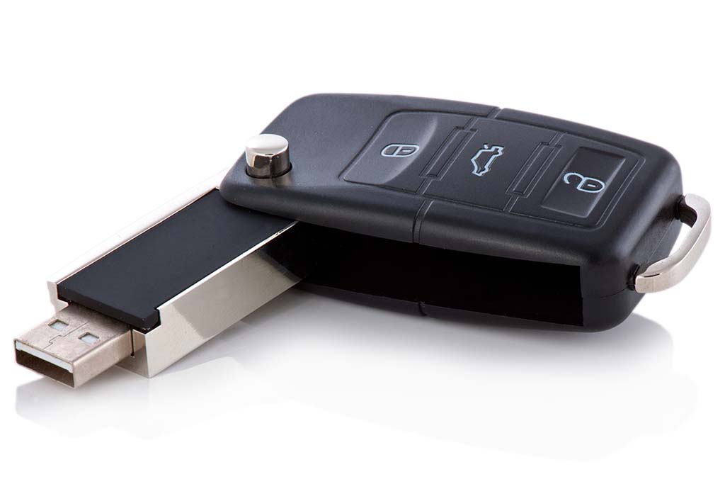 Clé USB en forme de clé de voiture